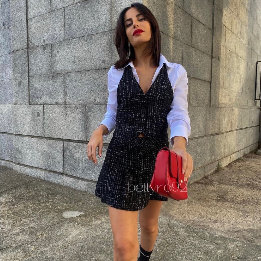 ZARA CONTRASTING STRUCTURED DRESS BLOGGERES FAVORITE
